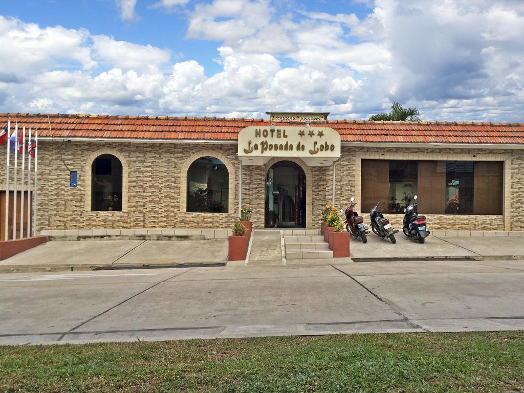 Hotel & Suites La Posada De Lobo Iquitos Exterior foto