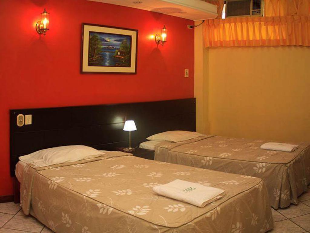 Hotel & Suites La Posada De Lobo Iquitos Exterior foto